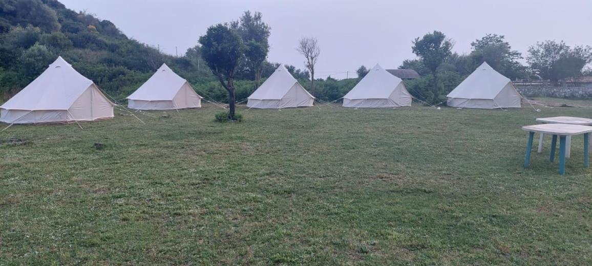 Riverside Bunec Camping Piqeras Dış mekan fotoğraf