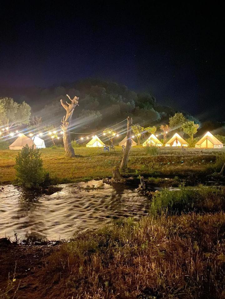 Riverside Bunec Camping Piqeras Dış mekan fotoğraf